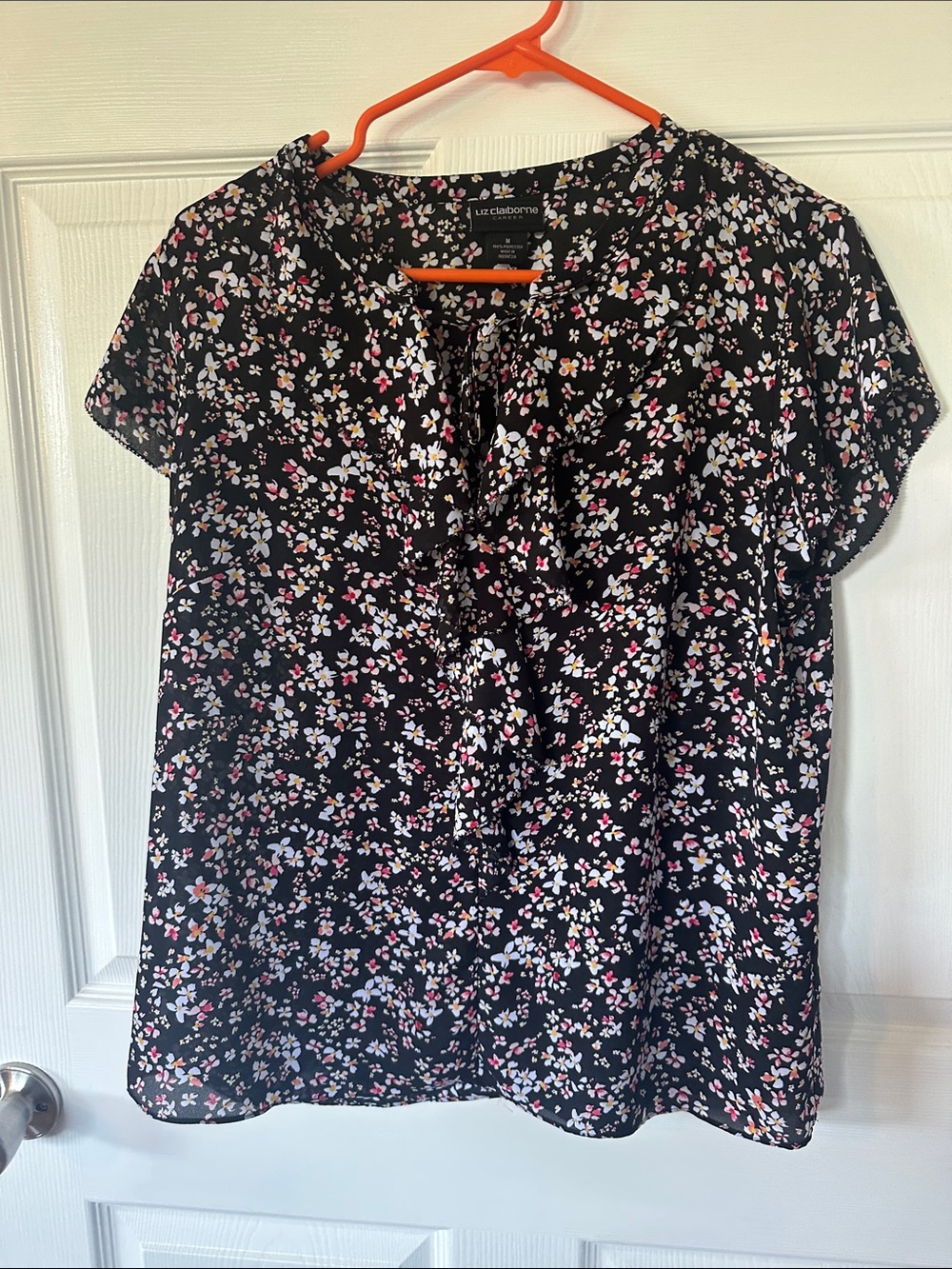Liz Claiborne Black Floral Tie-Front Short Sleeve Blouse